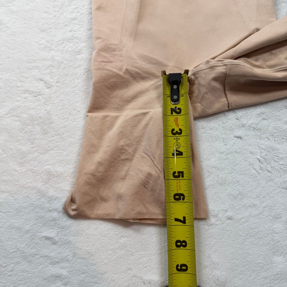 Spanx OnCore High-Waisted Mid-Thigh Short Womens Small Beige NWT Sculpting - Picture 3 of 10